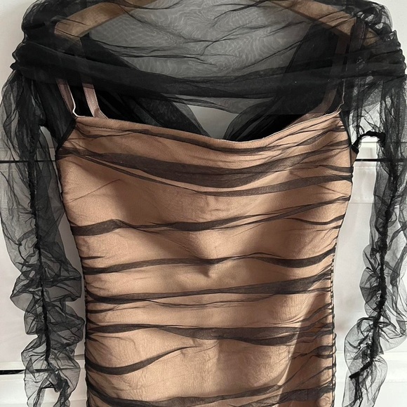 Bella Barnett party ruched black beige

Ruched Mesh Bandage Midi Dress - Black - Picture 5 of 8